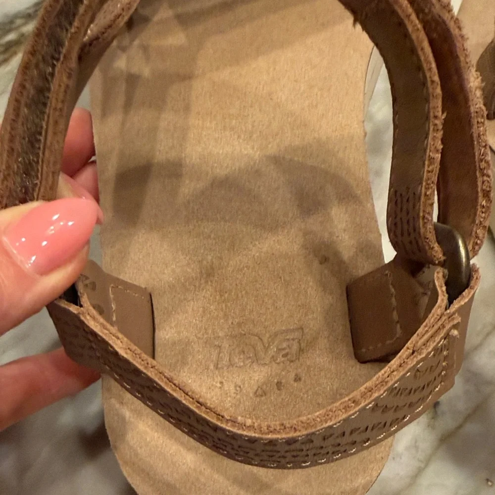 Teva Women’s Platform Sandals in Brown with Adjustable Ankle Strap Size 7 - Picture 3 of 5